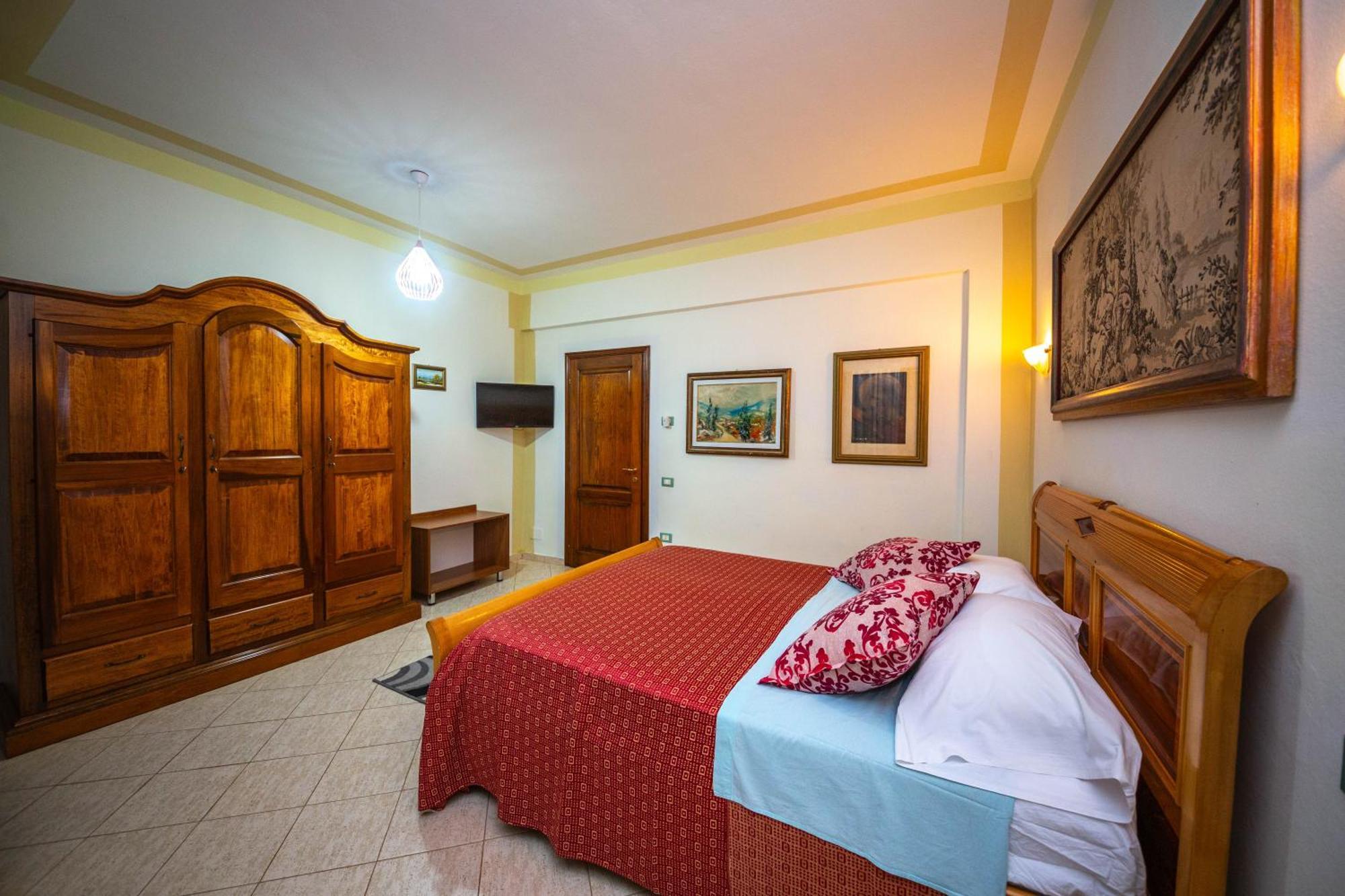 Hotel "San Saena " Радима Экстерьер фото